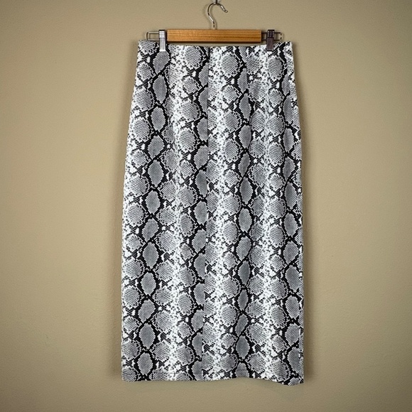 TopShop Black/White Snake Print Faux Leather Midi Pencil Skirt with Slit; Size 8 - Picture 4 of 9